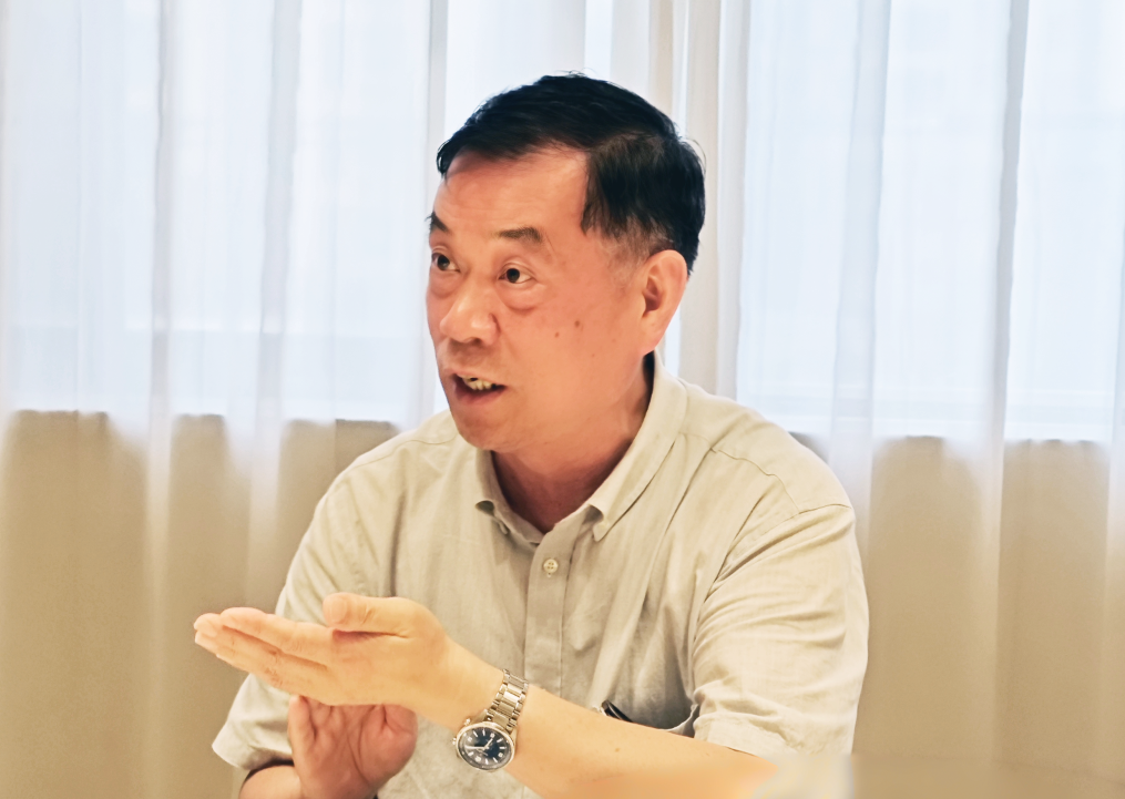 中國城市公共交通協(xié)會(huì)城市停車分會(huì)會(huì)長孫曉波蒞臨無錫華賽指導(dǎo)工作